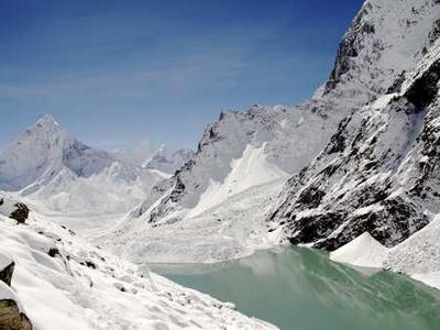 Alex Winter, Jason Patric & more look back on 'The Lost Boys' as game-changing vampire flick turns 35